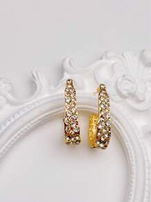 1 Pair Fashion New Baroque Crystal Hoop Earrings, Versatile Simple C-Shape Personality Charm Earrings (Random Hollow Or Solid)