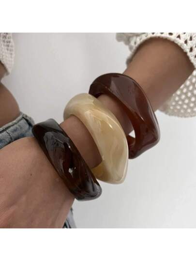 Bracelets larges asymétriques vintage en résine acrylique brune épaisse pour femmes, charme gothique géométrique, bracelets de couple, cadeaux de bijoux