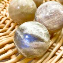 Random 1PC High Quality Moonstone Sphere Decoration, Reiki Home Room Decoration Gem Chakra Gift, Gemstone Jewelry, Glitter, Birthday Gift, Women Gift, Home Decoration, Party Decoration.
