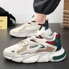Nouveaux chaussures de sport respirantes coréennes pour hommes au printemps, chaussures épaisses et imposantes à semelles épaisses, chaussures de sport décontractées pour hommes.