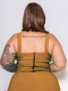 PLUS SIZE BENGALINE CROPPED TOP WITH STRAPS AND POINT DETAIL - Telha - 查看 2