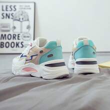 Women's Outdoor Fashion Versatile Breathable Anti-Wear Increase Height Casual Sneakers