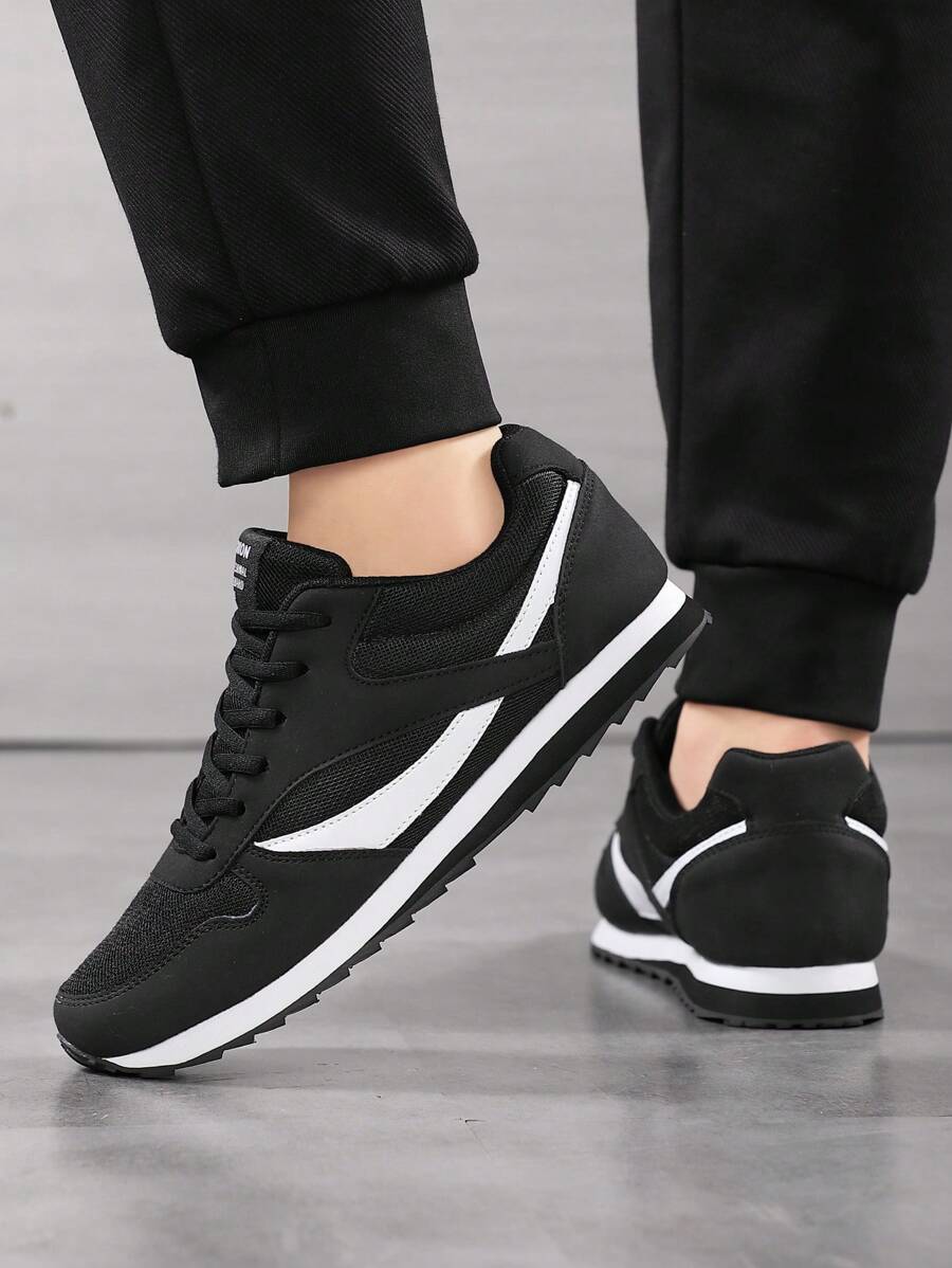 Men's Retro Flat Round Toe Lace-Up Letter Shoes, Breathable Plus Size Couple Shoes, Soft Non-Slip Soles, Suitable For All Seasons; Comfortable Training Flat Student Shoes, Wear-Resistant Non-Slip Soles, Breathable Soft Mesh And Suede - Black - View 1