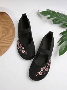 秋冬女士刺绣针织休闲平底鞋，圆头宽版舒适透气刺绣面料一脚蹬鞋，适合所有季节