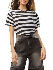 Women's Summer Casual Striped Tops Short Sleeve Round Neck Loose Fit Streetwear T-Shirt