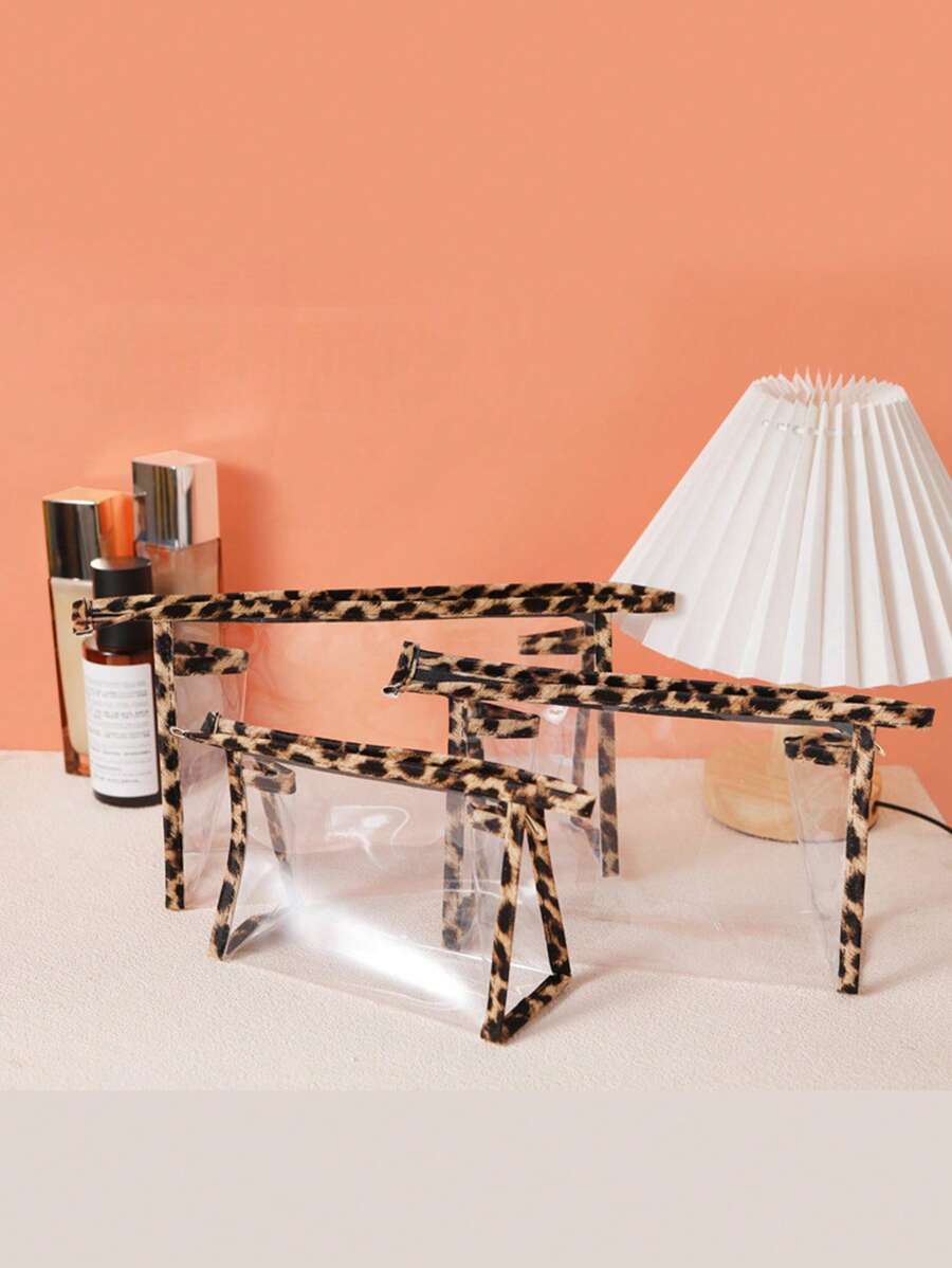 Túi đựng đồ trang điểm trong suốt chống thấm nước họa tiết da báo mới, hộp đựng đồ vệ sinh cá nhân khi đi du lịch, hộp đựng mỹ phẩm dung tích lớn, 3 kích cỡ (S/M/L), túi đựng kiểu dáng Ins, khóa kéo di động và chống bụi, hoàn hảo cho du lịch, gia đình, phòng tập thể dục và hoạt động ngoài trời. Túi TPU, túi cho phụ nữ, túi đi làm, túi đựng mỹ phẩm, túi đựng đồ vệ sinh cá nhân, đồ dùng thiết yếu khi đi du lịch.