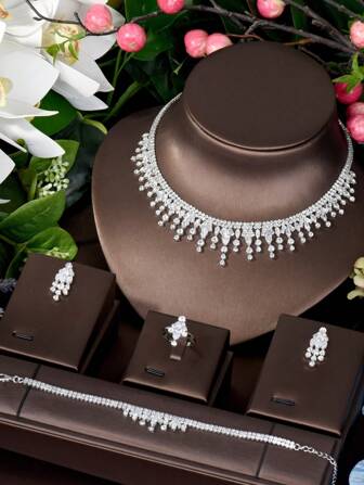 1 套优雅的方晶锆石几何装饰首饰套装，适合女性婚礼佩戴