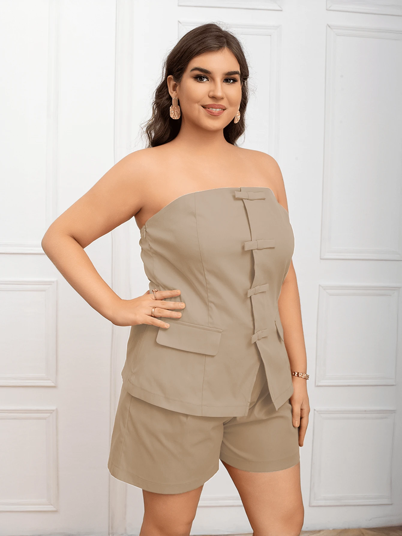 Plus Size Women's Casual Plain Strapless Top And High Waist Loose Shorts Set
