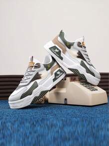 Men's Fashion Thick Bottom Breathable Versatile Low-Top Casual Sneakers