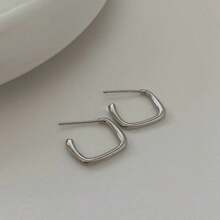 1 Pair Asymmetrical C-Shape Metal Fashionable Simple Versatile Women Earrings
