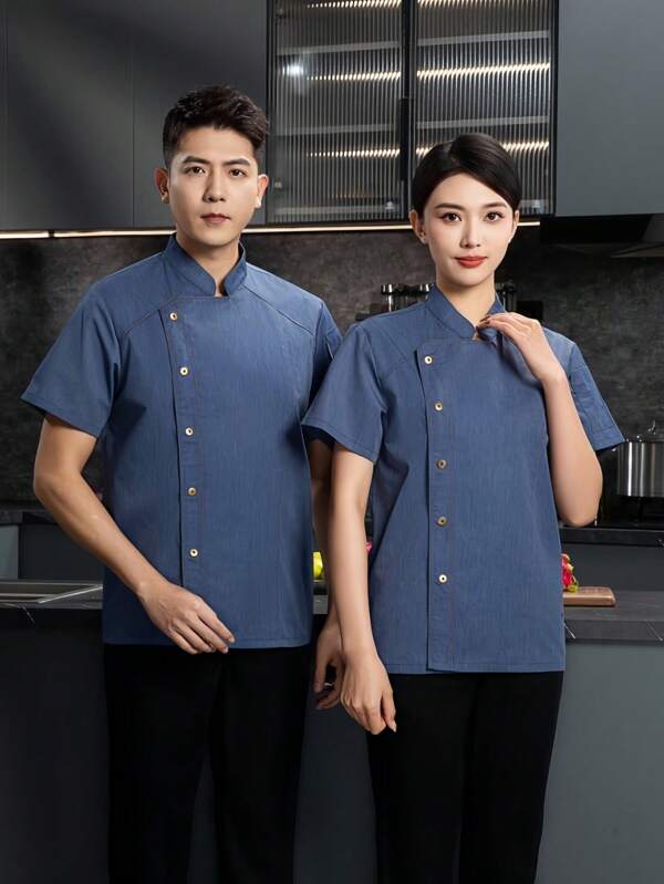 Nuevo uniforme personalizado de chef de moda, de manga corta, azul vaquero clásico con malla transpirable en la espalda, para hoteles de alta gama, restaurantes occidentales, panaderías, cafeterías, floristerías, tiendas de barbacoa, establecimientos de comida rápida. Diseño personalizado, elegante, con bolsillos para un almacenamiento fácil, y tela suave y transpirable.