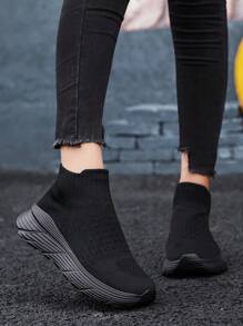 1 Pair Men & Teens' Solid Color Slip-On Flat Lightweight Casual Fashion Sports Shoes, Suitable For Spring And Autumn Seasons