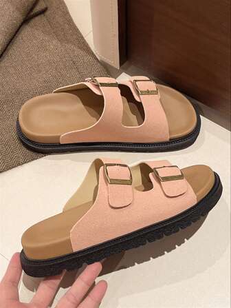 2025 年新款女士休闲平底凉鞋，配腰带扣，一脚蹬沙滩人字拖鞋，复古风格，时尚户外低跟凉鞋，百搭