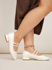 宽版大码女式低跟鞋，粗跟方头玛丽珍鞋，适合通勤和工作