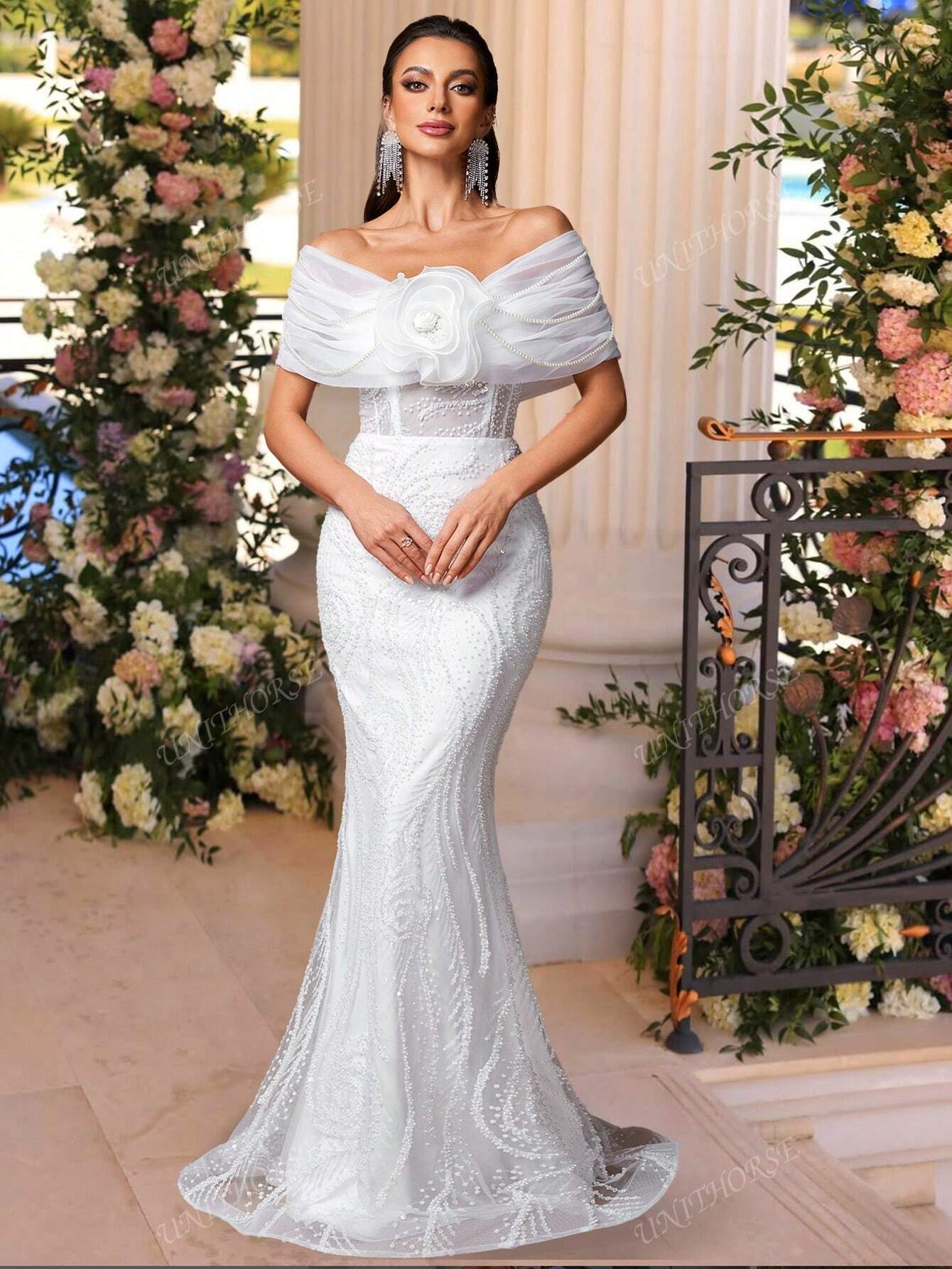 UNITHORSE فستان زفاف نسائي من يونيثورس بتصميم ذيل...