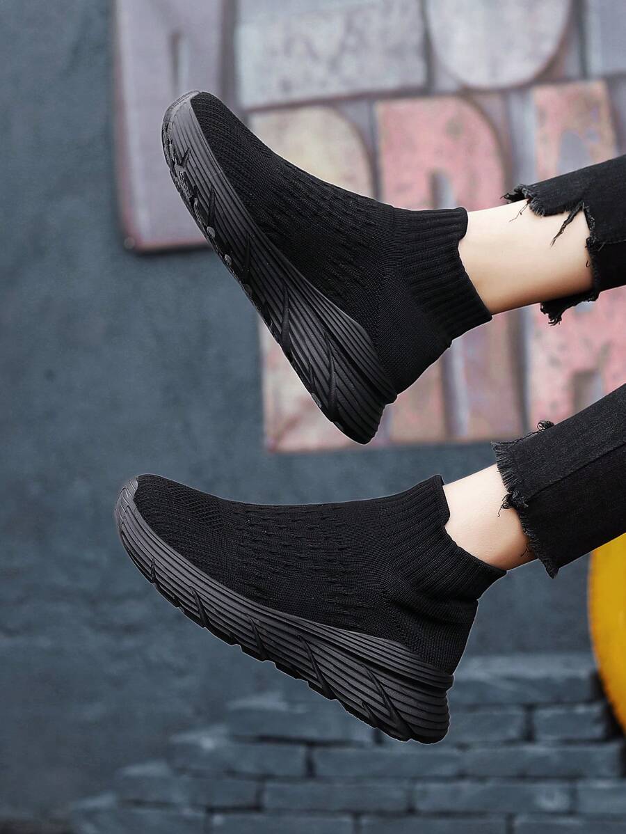 1 Pair Men & Teens' Solid Color Slip-On Flat Lightweight Casual Fashion Sports Shoes, Suitable For Spring And Autumn Seasons