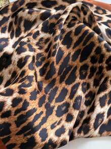 1pc New Vintage Satin Square Bandana Scarf, Fashion Versatile Women Neck Scarf, Smooth Soft Thin Scarf, Headband Hair Accessory, Polyester - Coffee Brown - View 3