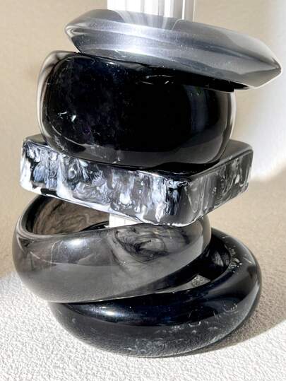 1 pieza Elegante pulsera de mujer de serie negra, combinación de formas asimétricas redondas y asimétricas, minimalista y con estilo (la desviación de tamaño de 3 mm/0.11 es normal)