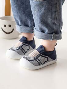 1 双幼儿软底防滑网眼透气步行鞋，适合男孩和女孩