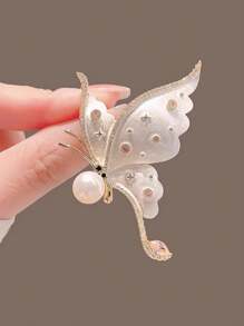 Exquisite Enamel Butterfly In Flight Brooch, Faux Pearl Insect Brooch, Minimalist Design Lapel Pin, Fashion Accessory - White - View 9