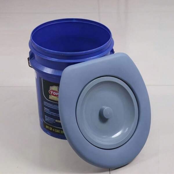 1 pièce Couvercle de siège de toilette portable durable en PP, siège de toilette amovible pour seau de 5 gallons, durable, facile à nettoyer, couvercle pour seaux de stockage extérieur, conception compacte et pratique pour les voyages. Idéal pour le camping, les urgences, la fête des mères, la fête des pères, Thanksgiving, le Ramadan, les cadeaux pour les grands-parents