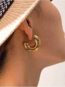 1 Pair Stainless Steel Plated Gold Hollow C-Shaped Stud Earrings, Elegant & Versatile For Women Daily, Party, Commuting Wear - Gold - View 4