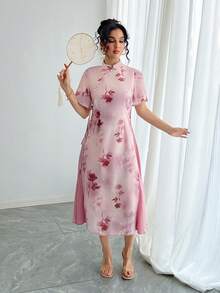 女士旗袍式立领系带短袖印花连衣裙，轻盈飘逸的夏季旗袍风格连衣裙，优雅的中东和阿拉伯女士服饰，度假正式粉色系服装 - 粉色 - 查看 3