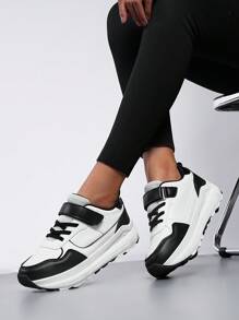 Children's Roller Skates With Removable Wheels, Multi-Purpose Sports Shoes Retro Street-Style - Black and White - View 5