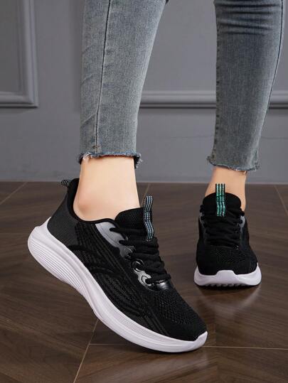 1 双女士黑色运动鞋，2025 年新款春夏轻质网眼透气旅游鞋，百搭女士跑步运动鞋，