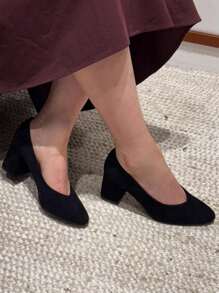 Suede Pumps With Square Heel Stylish High Heels - Black - View 3