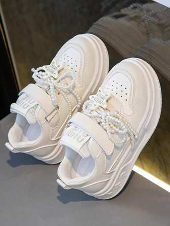 1 Pair Of Children's Sports Shoes Can Be Worn By Both Boys And Girls. Casual Sports Shoes Are Suitable For Daily Campus Travel And Activities. 2025 Fashionable New Style Suitable For All Seasons. Wear Resistant Board Shoes