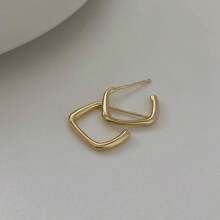 1 Pair Asymmetrical C-Shape Metal Fashionable Simple Versatile Women Earrings