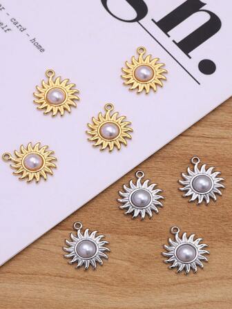 Elegantes colgantes con forma de flor de acero inoxidable con tono dorado y acentos de perlas - Versátiles dijes para hacer tus propias pulseras, aretes, collares, componentes de collares | Colgantes decorativos | Detalles intrincados, dijes para hacer joyas