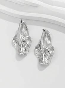1 paar metalen asymmetrische abstracte bladoorbellen, vintage minimalistische mode-sieraden, geschikt voor dagelijks werk, vakanties, feesten en banketten voor vrouwen