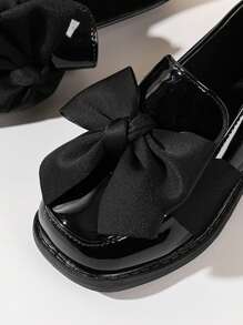 1 双女童蝴蝶结休闲时尚百搭防滑简约步行儿童平底鞋