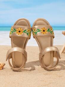 Sandalias bordadas para niños de moda de verano, zapatos planos antideslizantes para la playa, adecuados para uso al aire libre y diario