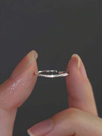 1pc Women's Fashionable Elegant Minimalist Adjustable Moebius Ring, Suitable For Daily Wear And Holiday Gift