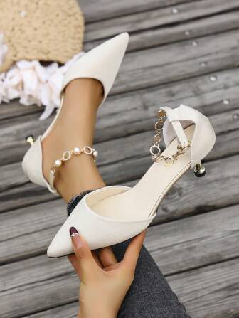 女士时尚 2025 新款户外优雅休闲尖头镂空后带链条珍珠设计细高跟凉鞋