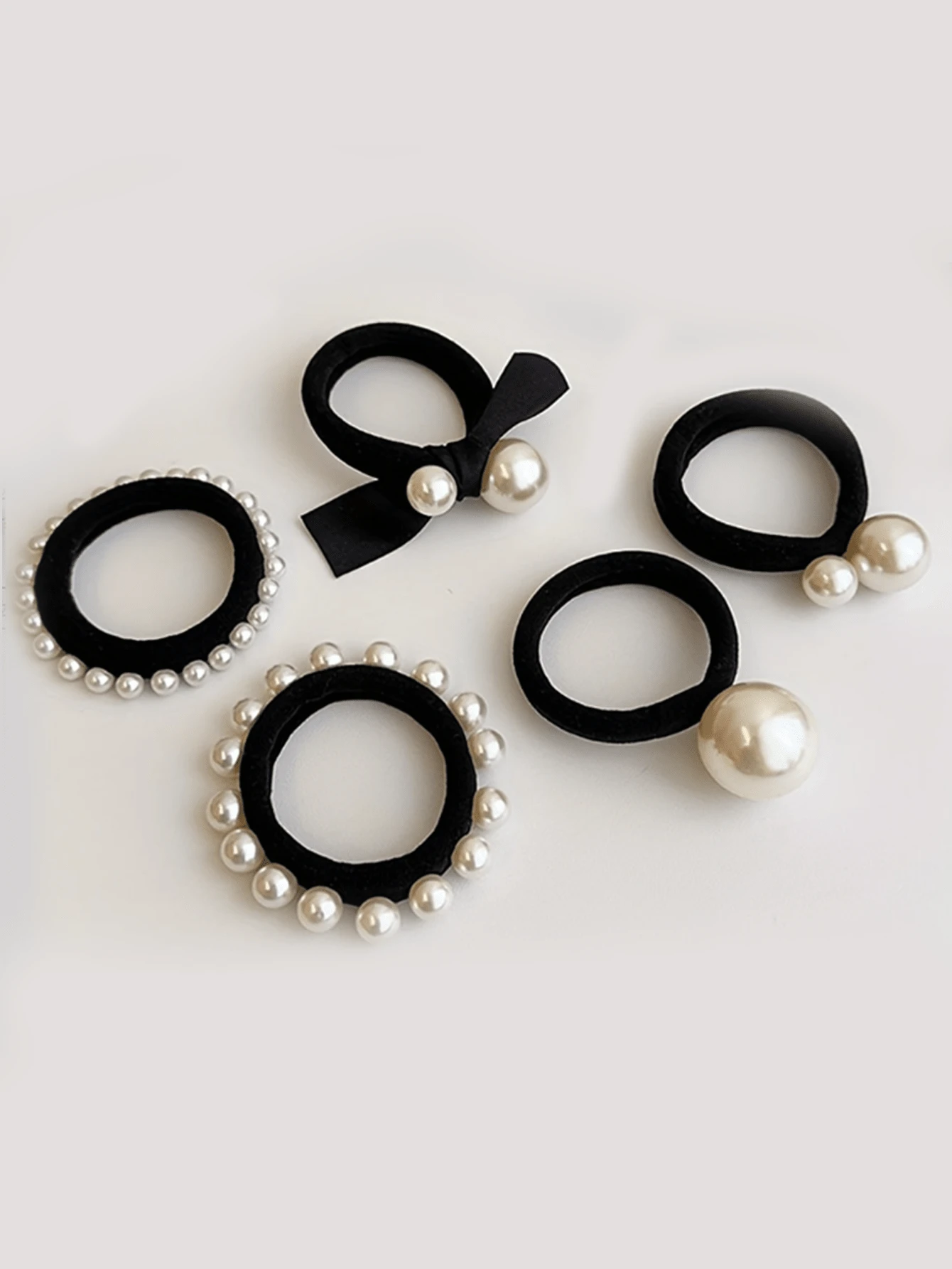 Élégants liens de cheveux élastiques en faux perles et nœud papillon pour femmes, nouveau modèle 2024. Accessoires de cheveux en polyester, supports de queue de cheval, élastiques à cheveux, bandes de caoutchouc pour cheveux, chouchous, corde à cheveux, accessoires de tête élastiques - Multicolore - Voir 1