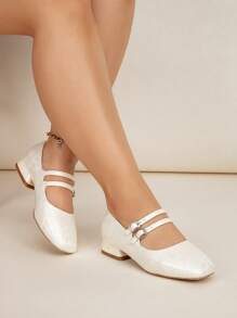 宽版大码女式低跟鞋，粗跟方头玛丽珍鞋，适合通勤和工作