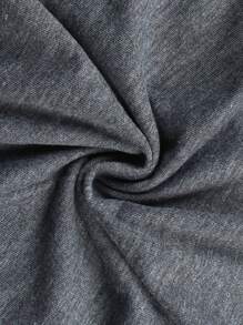 1 件男士休闲浅灰色插肩袖口袋设计 T 恤，适合夏季