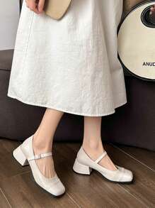 Retro French Mary 2025 Spring Elegant Slimming Square Toe High Heel Shoes, New Gentle Shoes For Women - Beige - View 1