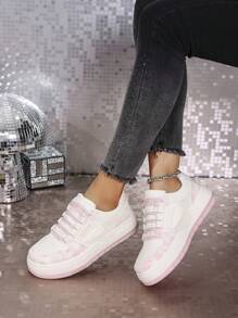 A Pair Of Fashionable Female Teenagers' Unique Pattern Sneakers, Strap Design, Comfortable Lining, Thickened Sole, Sneakers For Fashionable And Avant-Garde Female Teenagers, Four-Season Style, Suitable For Daily Commuting, Outdoor Sports - Baby Pink - View 3