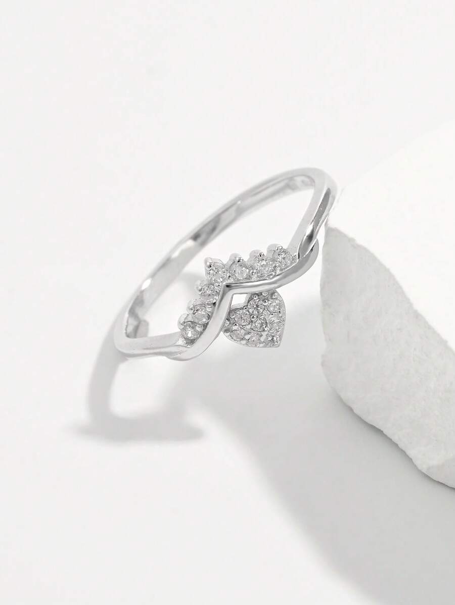 Vaerine 1pc Elegant Fashionable Minimalist Romantic Sparkling 925 Silver Cubic Zirconia Heart V-Shape Design Ring, Ideal For Date, Party, Special Occasions, Valentine's Day Gift For Her - Silver - View 1
