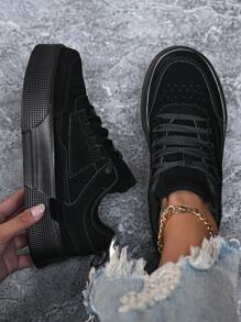 Women's Minimalist Solid Color Spliced Detail Front Lace-Up Skate Shoes, Round Toe Platform Casual Sneakers - Black - View 4