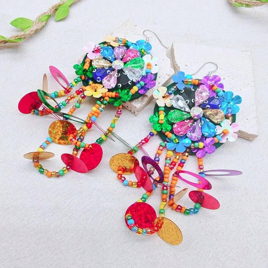 手工制作的波西米亚风格闪光夸张时尚吊坠耳环，适合女性在海滩度假或派对上佩戴 - 彩色的 - 查看 1