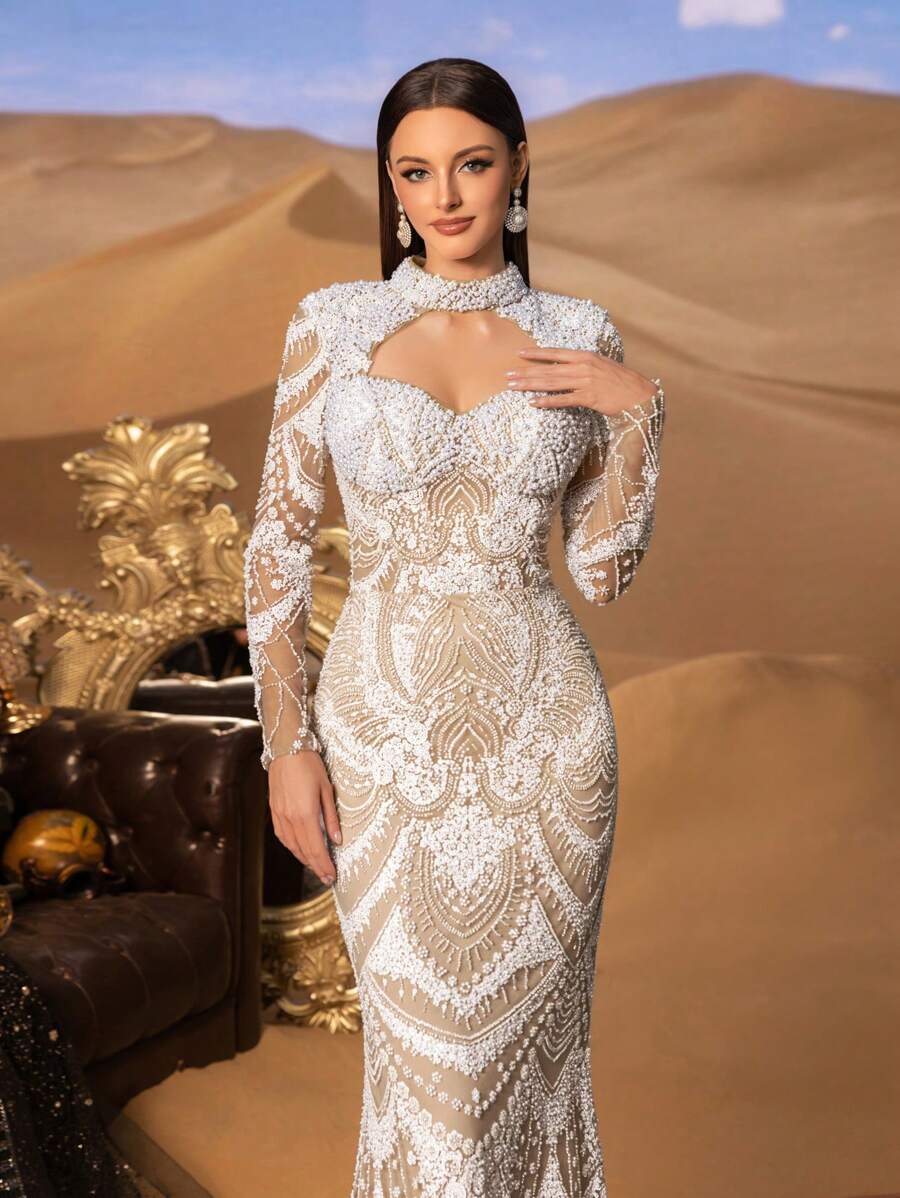 Faeriesty 奢华高领长袖鱼尾礼服，饰以精致串珠花卉刺绣和大胆镂空设计——完美适用于盛大晚宴、红毯活动、正式婚礼、歌剧之夜和颁奖典礼派对，尽显优雅气质。