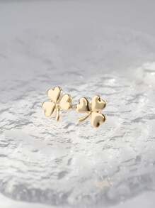 1 Pair Classic Shiny Gold Clover Stud Earrings, Minimalist Jewelry Suitable For Women, Great For St. Patrick's Day Gift - Clover Earrings - View 4