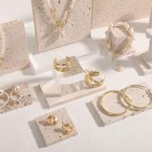 1个米色天然复古首饰托盘 - 优雅多功能收纳展示方案，适用于戒指、耳环和项链 - 独特的家居装饰配件，完美适用于圣诞节、感恩节、新年和情人节等节日庆典 - 非常适合整理您的首饰收藏，提升家居美感