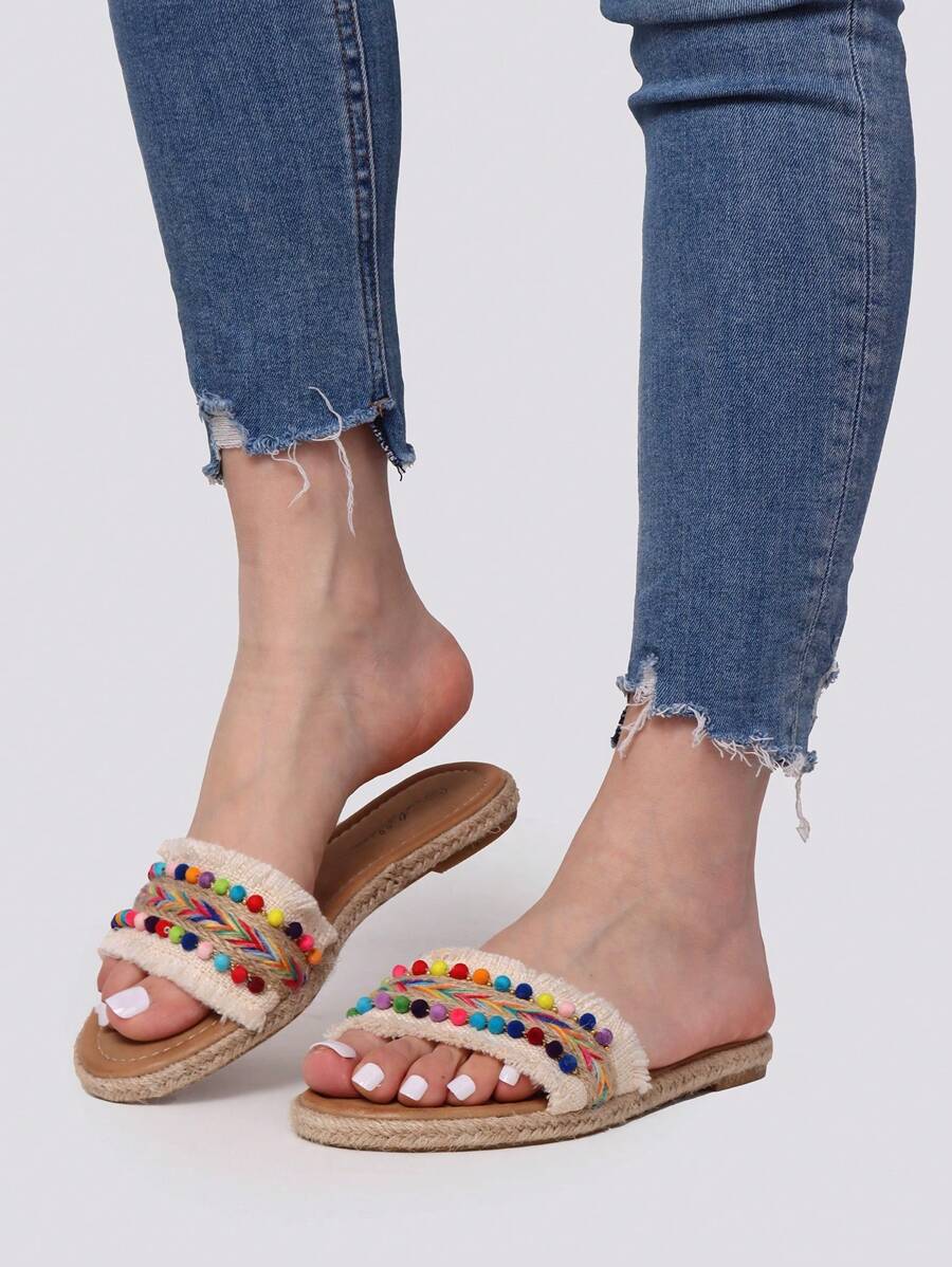 Pantuflas bajas de tela y PU con estilo indonesio de StellaMeli - Beis - Ver 1